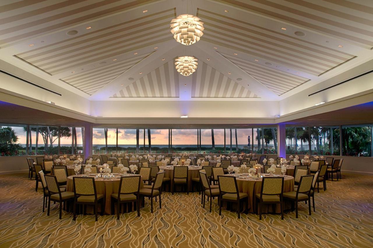 Naples Beach Hotel And Golf Club Bagian luar foto