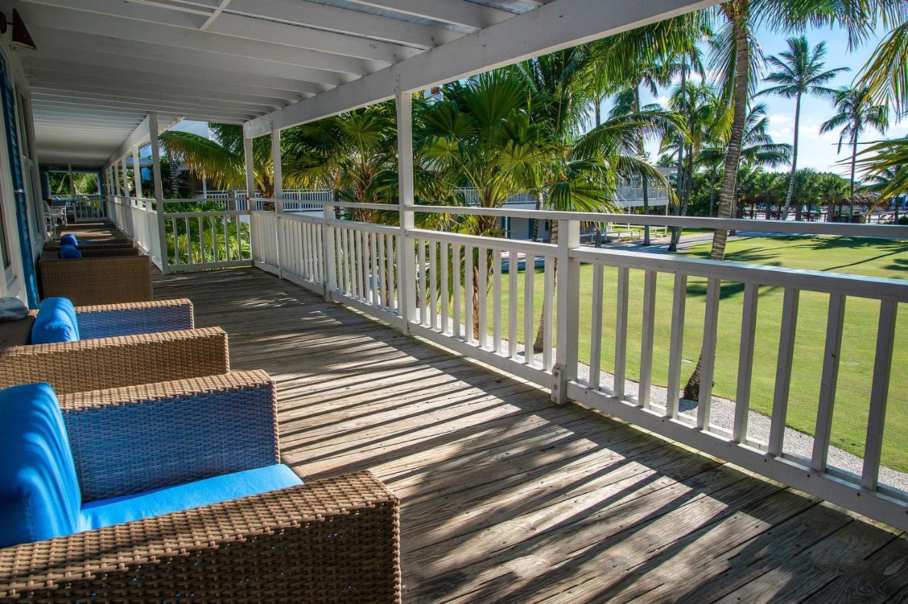 Naples Beach Hotel And Golf Club Bagian luar foto