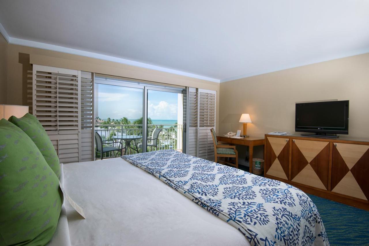 Naples Beach Hotel And Golf Club Bagian luar foto